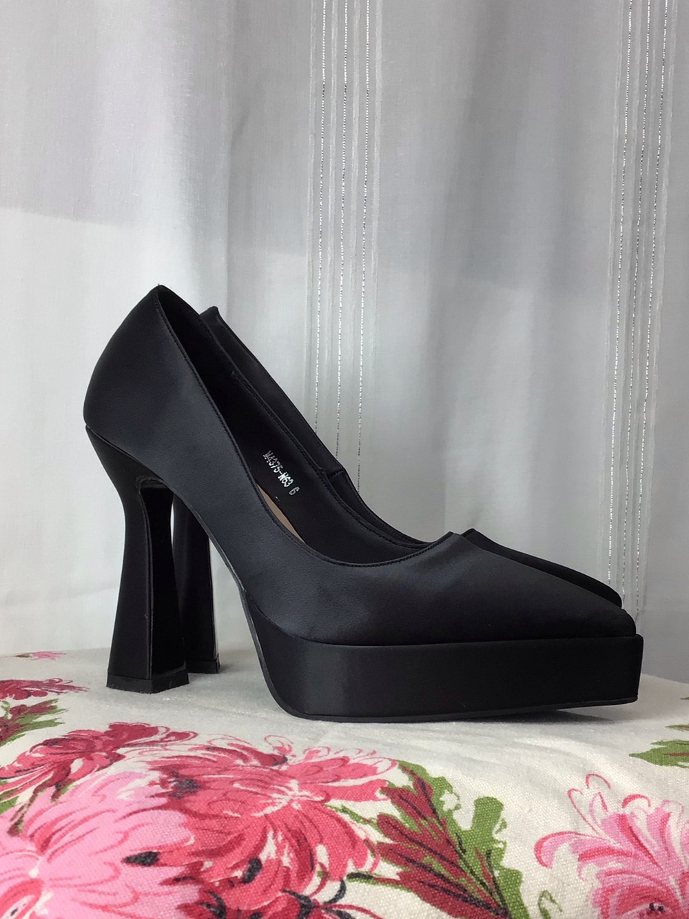 Lumuta Black Satin Point Toe Platform High Heel Pumps Sz.6